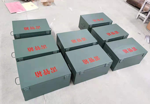 江口炸药箱和雷管箱一般是怎么存放的？